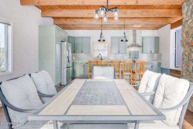 28 Juniper Lane, Athens, NY 12015