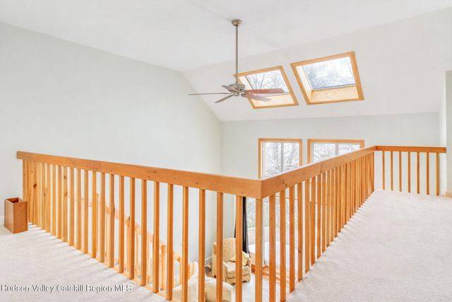 28 Juniper Lane, Athens, NY 12015