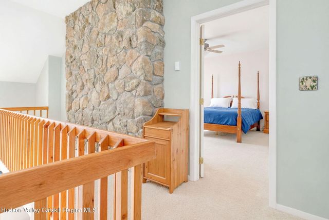 28 Juniper Lane, Athens, NY 12015