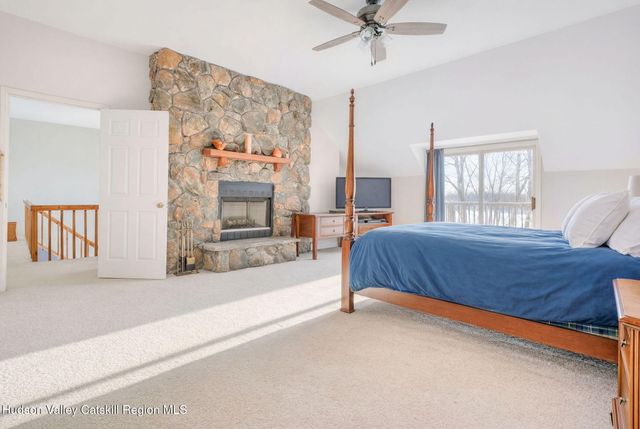 28 Juniper Lane, Athens, NY 12015