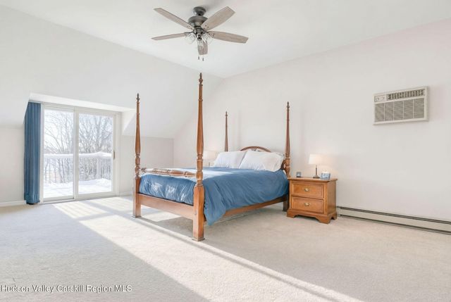 28 Juniper Lane, Athens, NY 12015