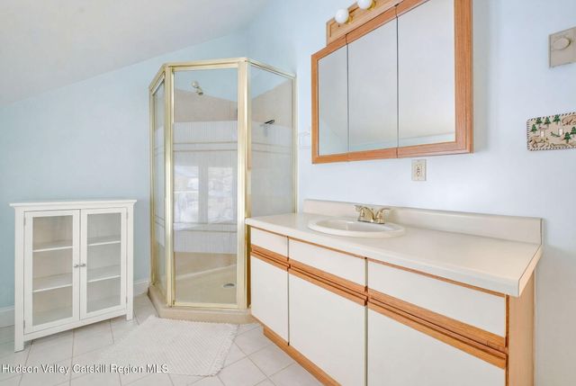 28 Juniper Lane, Athens, NY 12015