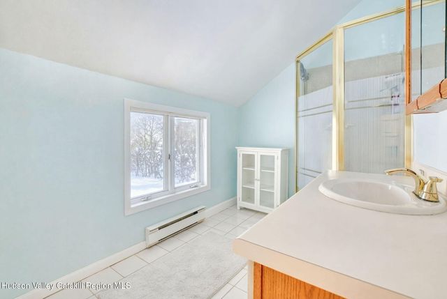 28 Juniper Lane, Athens, NY 12015