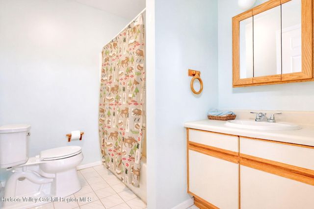 28 Juniper Lane, Athens, NY 12015