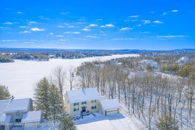 28 Juniper Lane, Athens, NY 12015