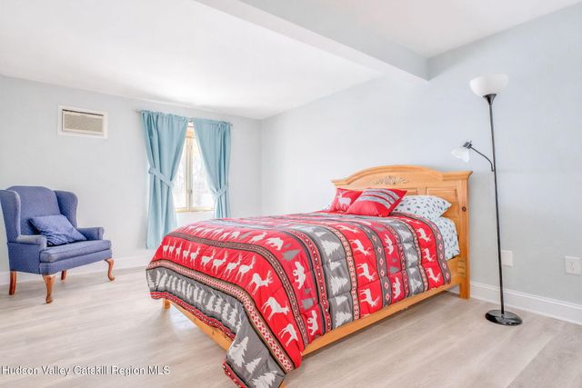 28 Juniper Lane, Athens, NY 12015