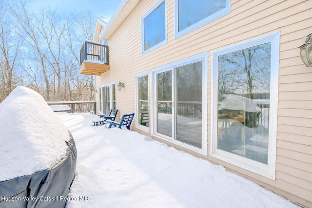 28 Juniper Lane, Athens, NY 12015