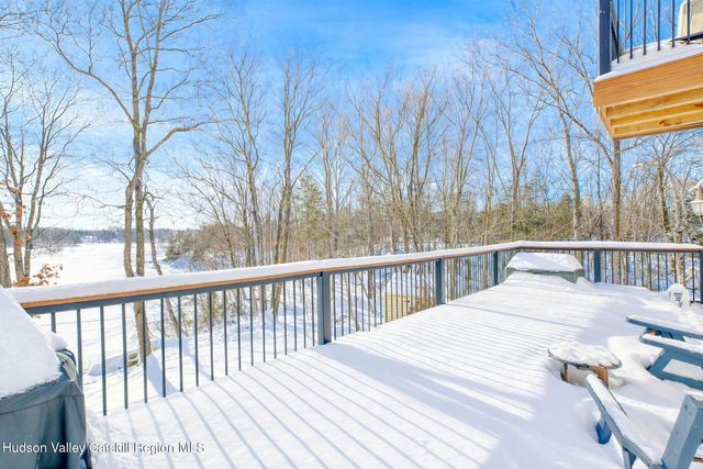 28 Juniper Lane, Athens, NY 12015