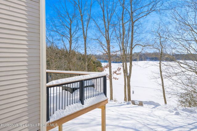 28 Juniper Lane, Athens, NY 12015