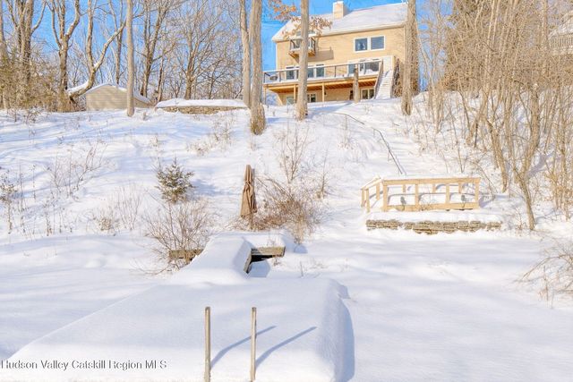 28 Juniper Lane, Athens, NY 12015