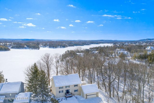 28 Juniper Lane, Athens, NY 12015