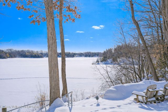 28 Juniper Lane, Athens, NY 12015