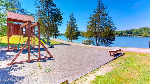 28 Juniper Lane, Athens, NY 12015