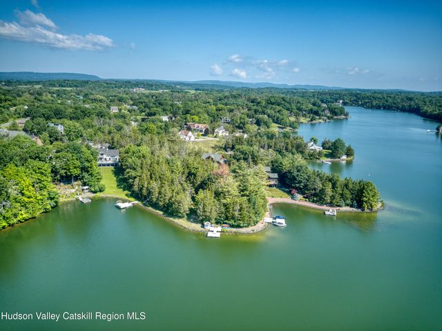 28 Juniper Lane, Athens, NY 12015