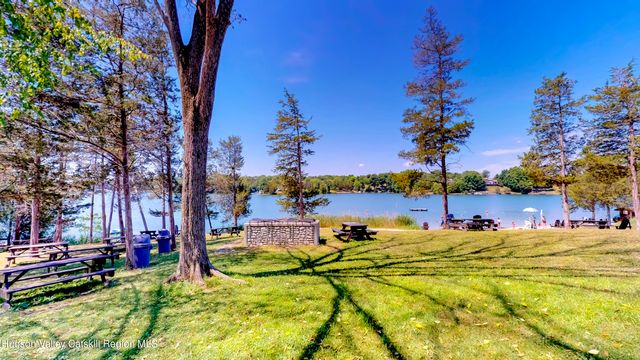 28 Juniper Lane, Athens, NY 12015