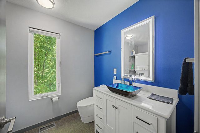 8328 Lakeshore Drive, Dexter, IA 50070
