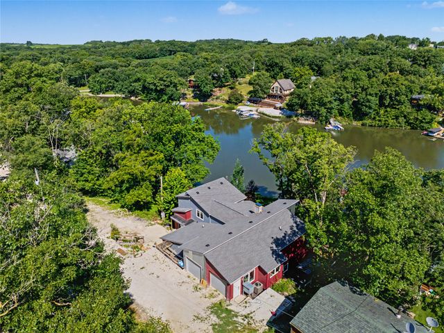 8328 Lakeshore Drive, Dexter, IA 50070