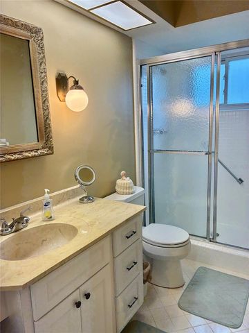 1674 S LAKE AVENUE 6, Clearwater, FL 33756