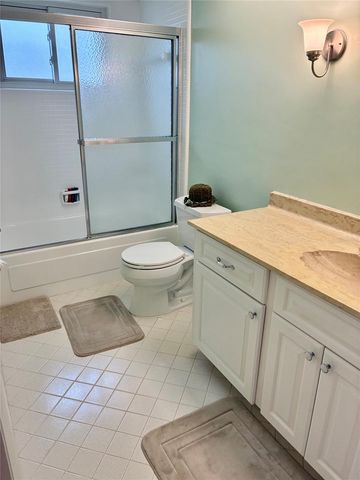 1674 S LAKE AVENUE 6, Clearwater, FL 33756