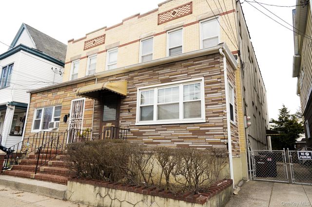 80-33 90TH Road, Woodhaven, NY 11421