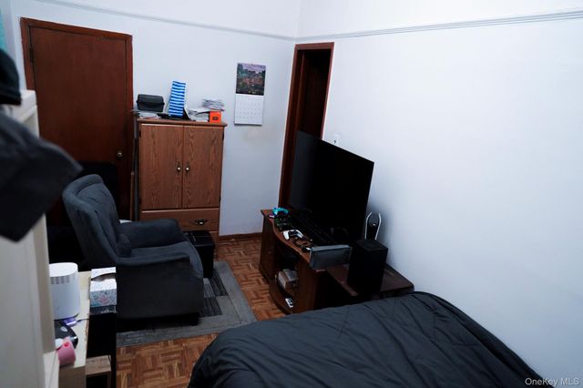 80-33 90TH Road, Woodhaven, NY 11421