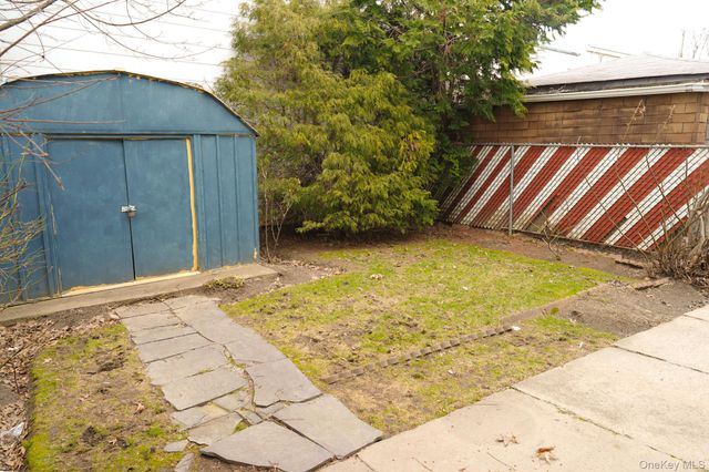 80-33 90TH Road, Woodhaven, NY 11421