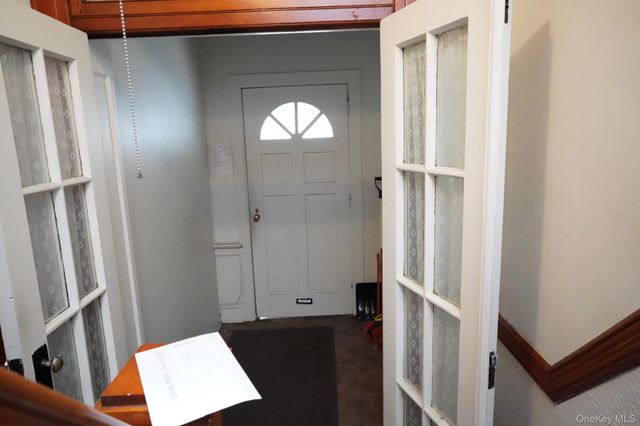 80-33 90TH Road, Woodhaven, NY 11421