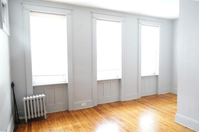 80-33 90TH Road, Woodhaven, NY 11421