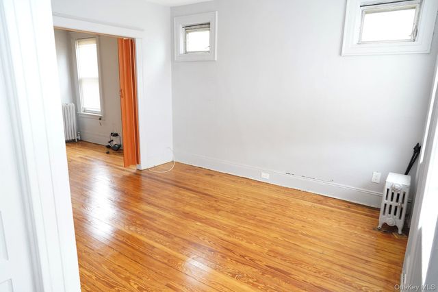 80-33 90TH Road, Woodhaven, NY 11421