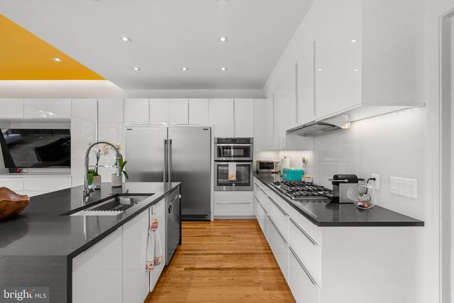 2815 39TH ST NW, Washington, DC 20007