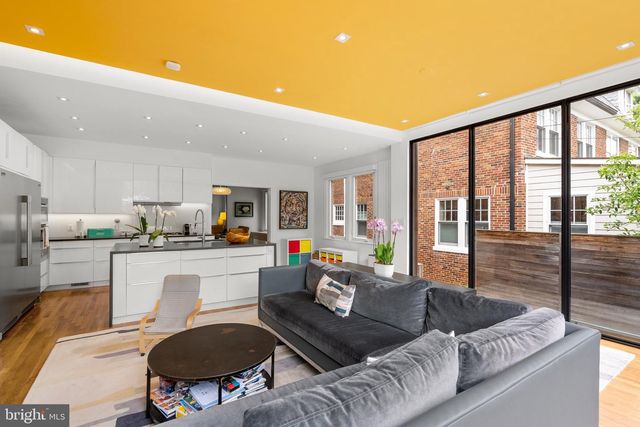 2815 39TH ST NW, Washington, DC 20007