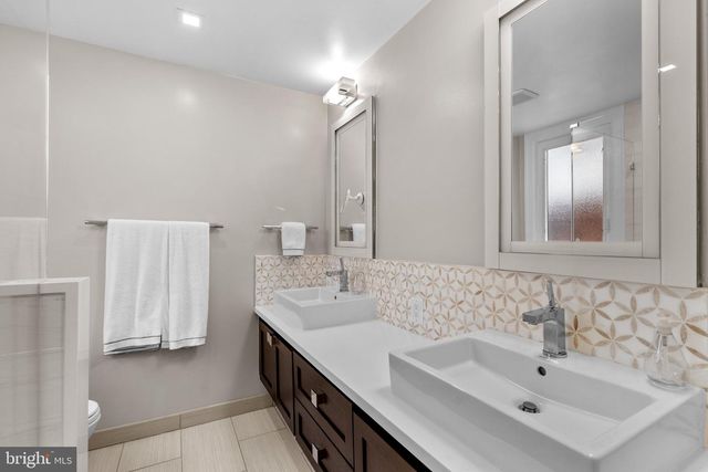 2815 39TH ST NW, Washington, DC 20007