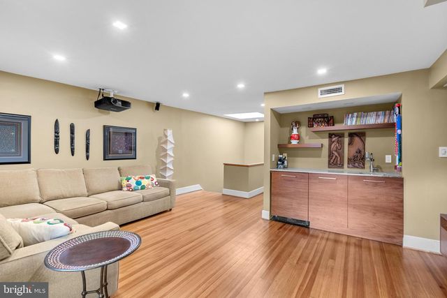 2815 39TH ST NW, Washington, DC 20007