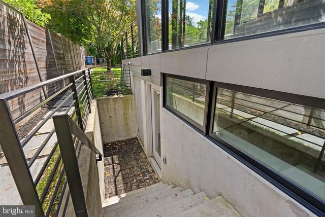 2815 39TH ST NW, Washington, DC 20007