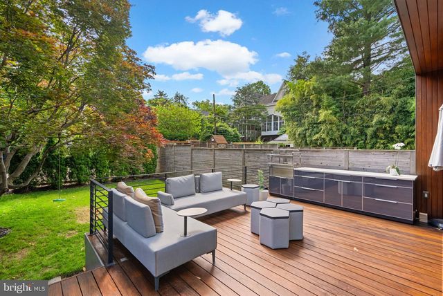 2815 39TH ST NW, Washington, DC 20007