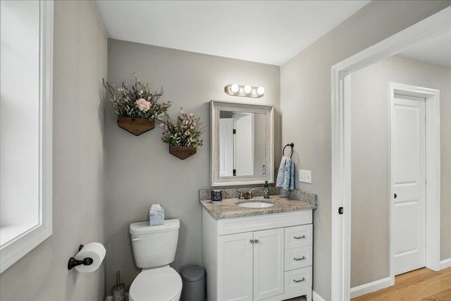 63 Chester Turnpike, Hooksett, NH 03106