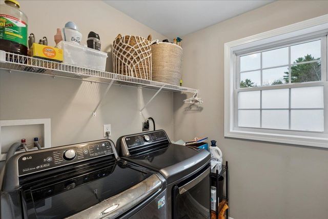 63 Chester Turnpike, Hooksett, NH 03106