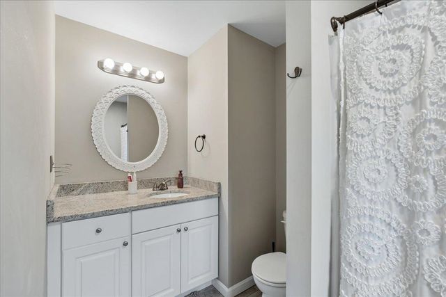 63 Chester Turnpike, Hooksett, NH 03106