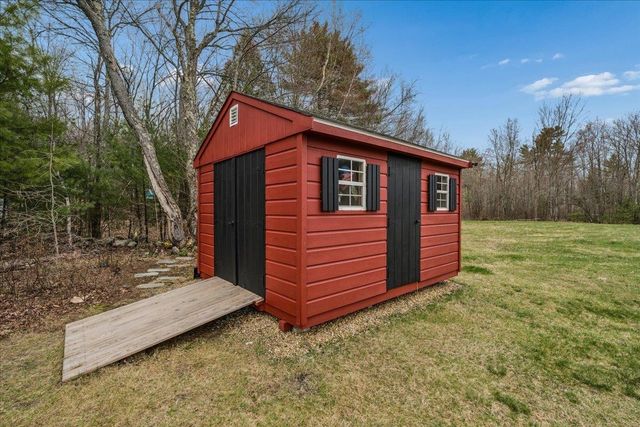 63 Chester Turnpike, Hooksett, NH 03106