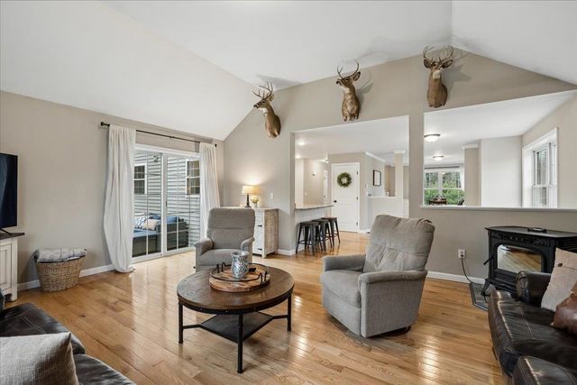 63 Chester Turnpike, Hooksett, NH 03106