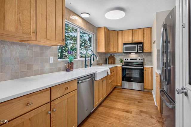 63928 Sunset Drive, Bend, OR 97703
