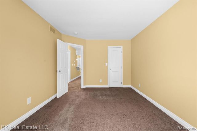 58629 Wallington, Washington, MI 48094