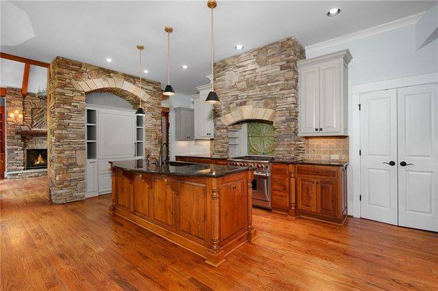160 Bluestern Drive SE, Big Canoe, GA 30143