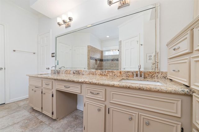 1746 Cloister Drive 22, Crosby, TX 77532