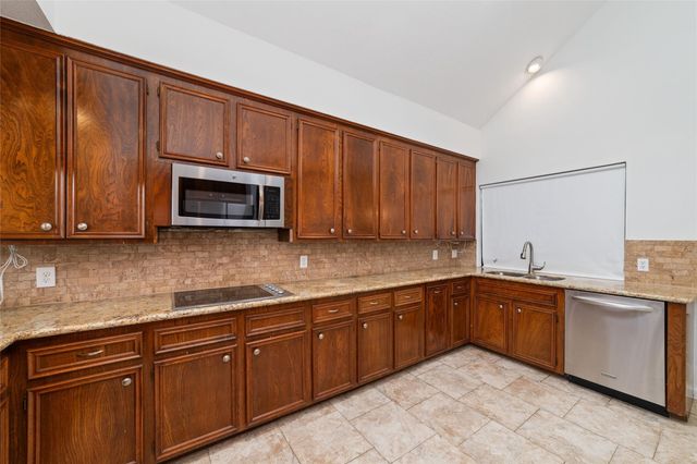 1746 Cloister Drive 22, Crosby, TX 77532