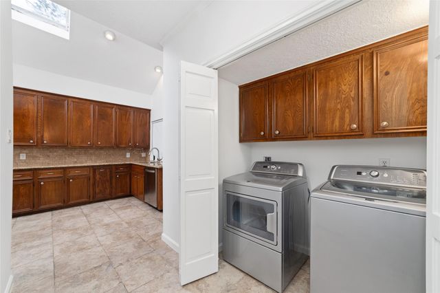 1746 Cloister Drive 22, Crosby, TX 77532