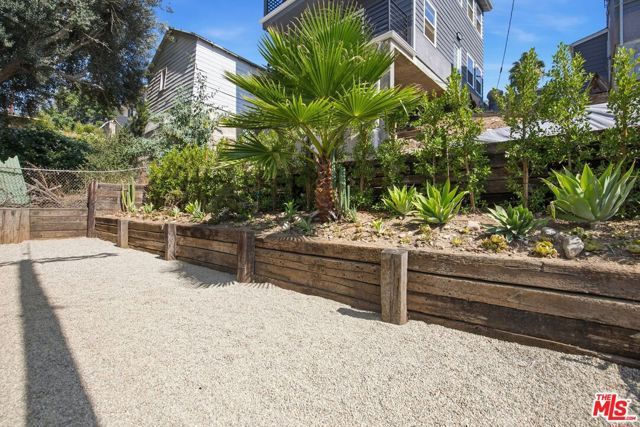 215 N Avenue 49, Los Angeles, CA 90042