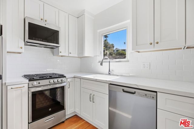215 N Avenue 49, Los Angeles, CA 90042