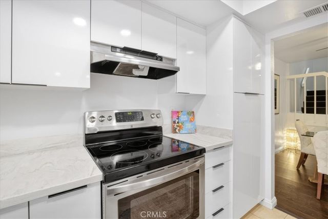 911 Van Ness Court, Costa Mesa, CA 92626