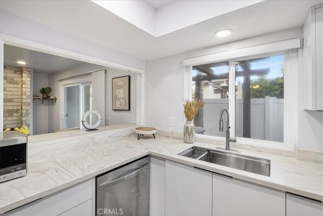 911 Van Ness Court, Costa Mesa, CA 92626
